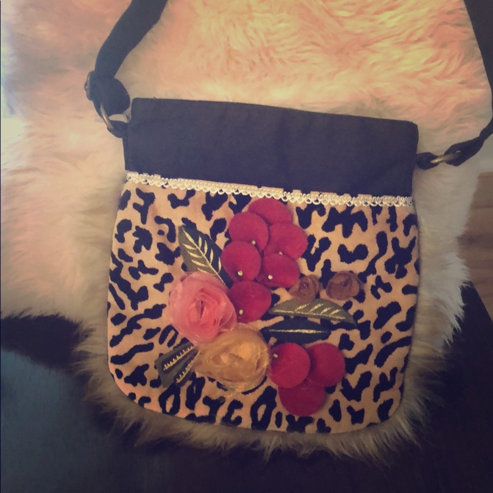 Cute leopard 🐆 bag!